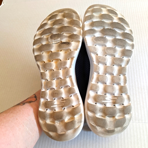 Women's Skechers GOGA Max GEN 5 - Picture 5 of 6